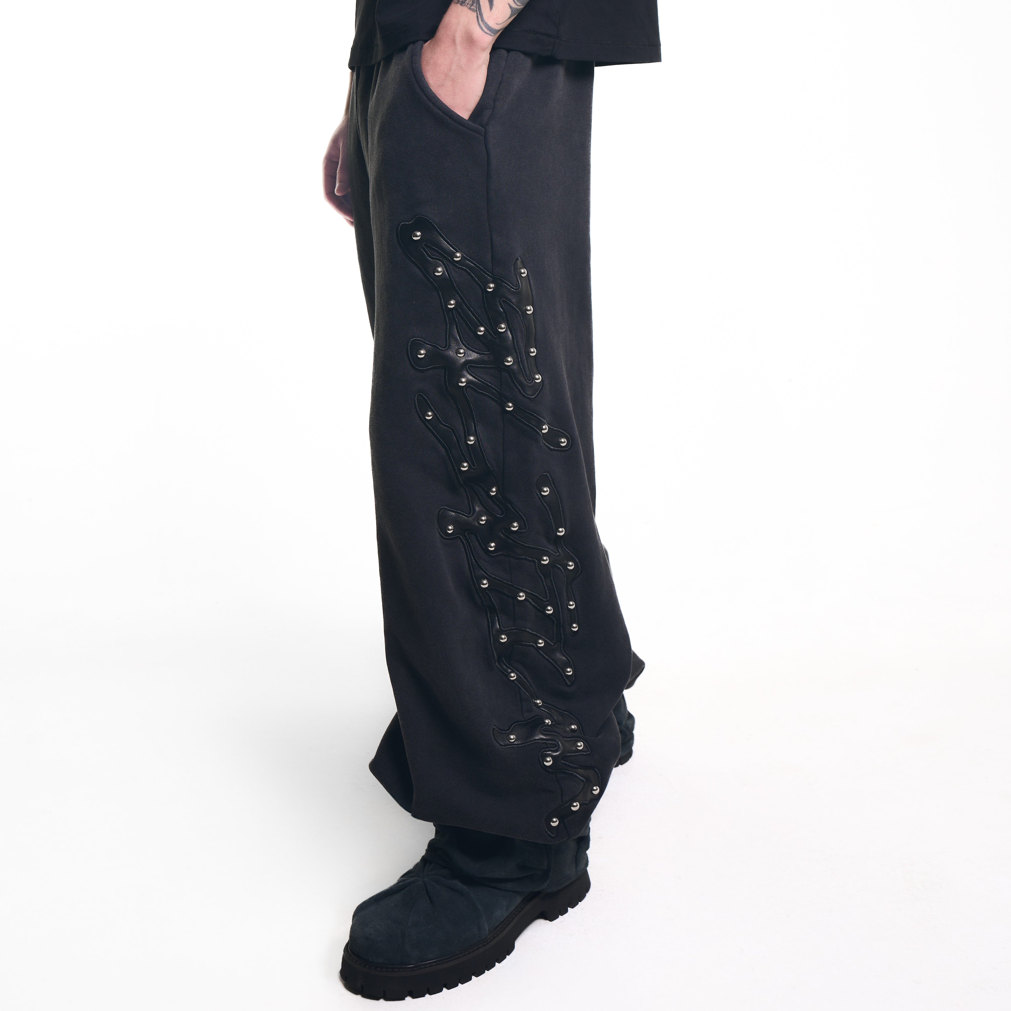 LOUNGE SWEATS [BLACK]